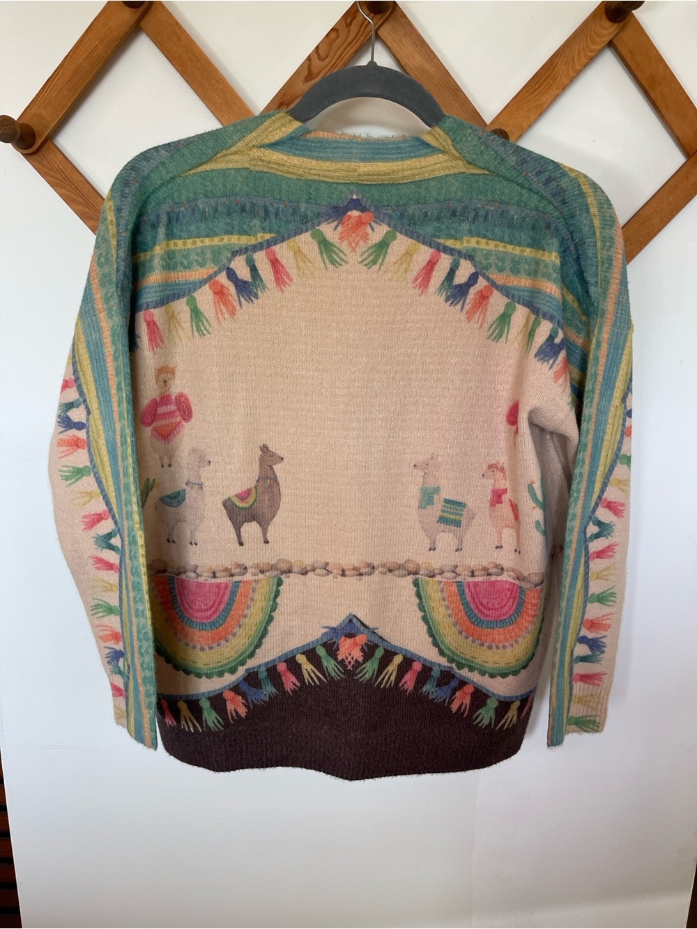 Super soft-cozy Adorable Llama sweater - Picture 2 of 5